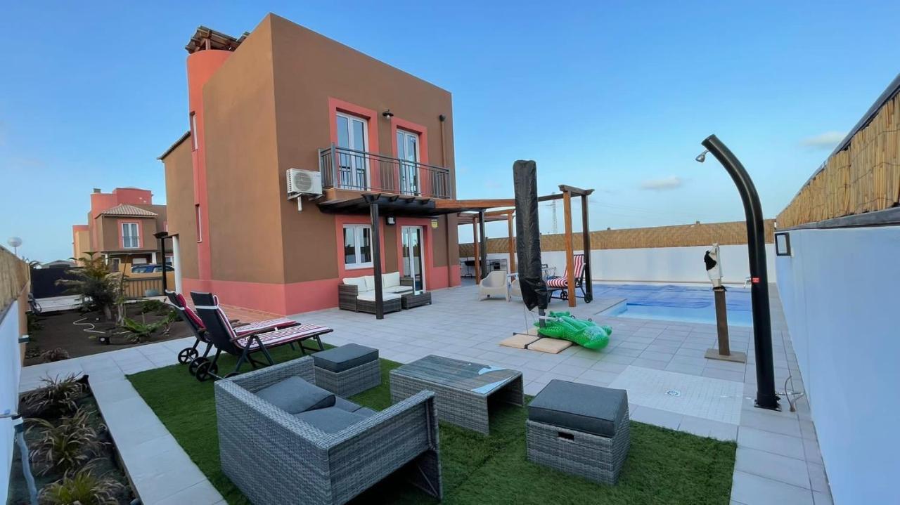 Villa Marie Agradable Y Tranquila Maison Con Piscina コラレホ エクステリア 写真